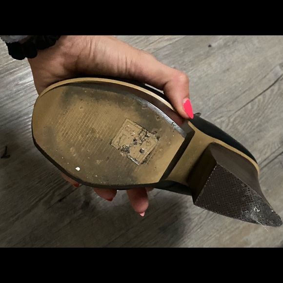 Shelley’s London platform pumps - Picture 10 of 10